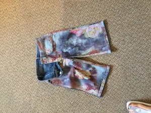 Frank Lyman Blue/Pink Bermuda Shorts Reversible 211116U
