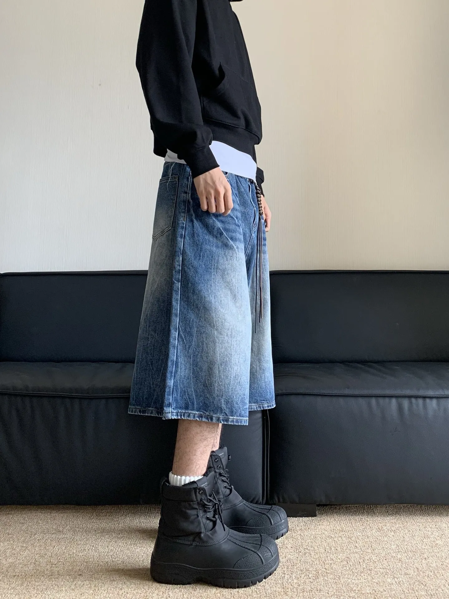 relaxed fit trendy denim shorts