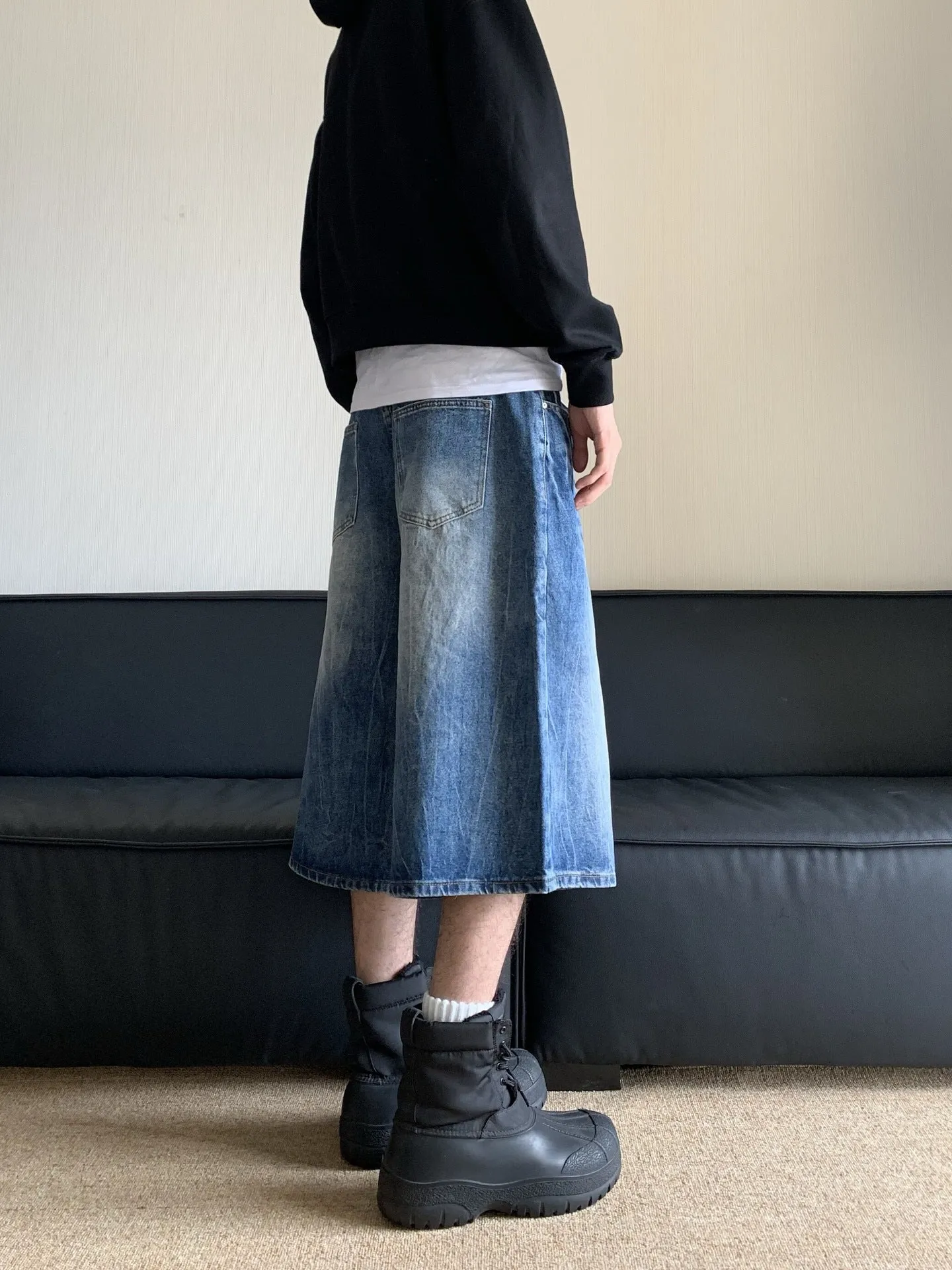 relaxed fit trendy denim shorts