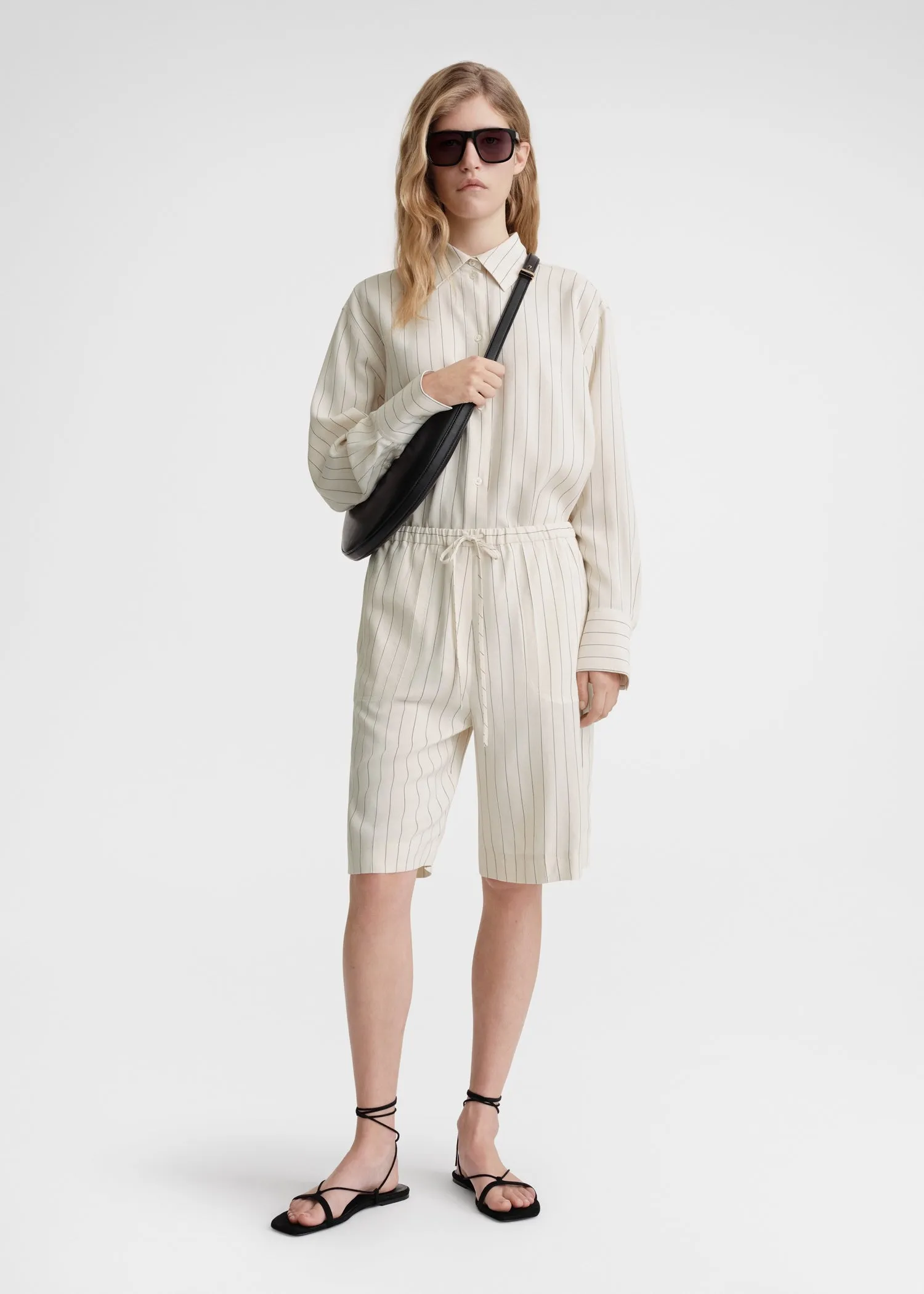 Relaxed pinstripe shorts ecru/black