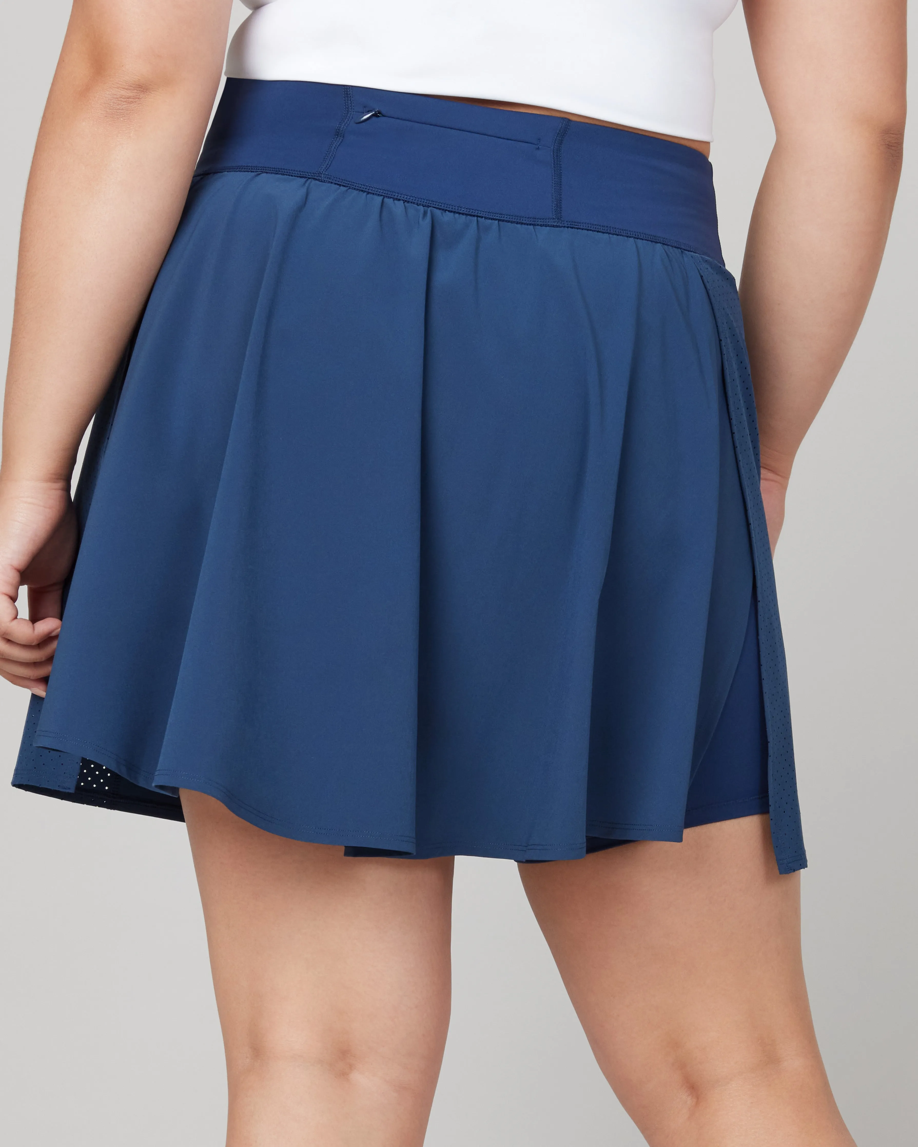 SPANXshape™ Get Moving 17" Skort