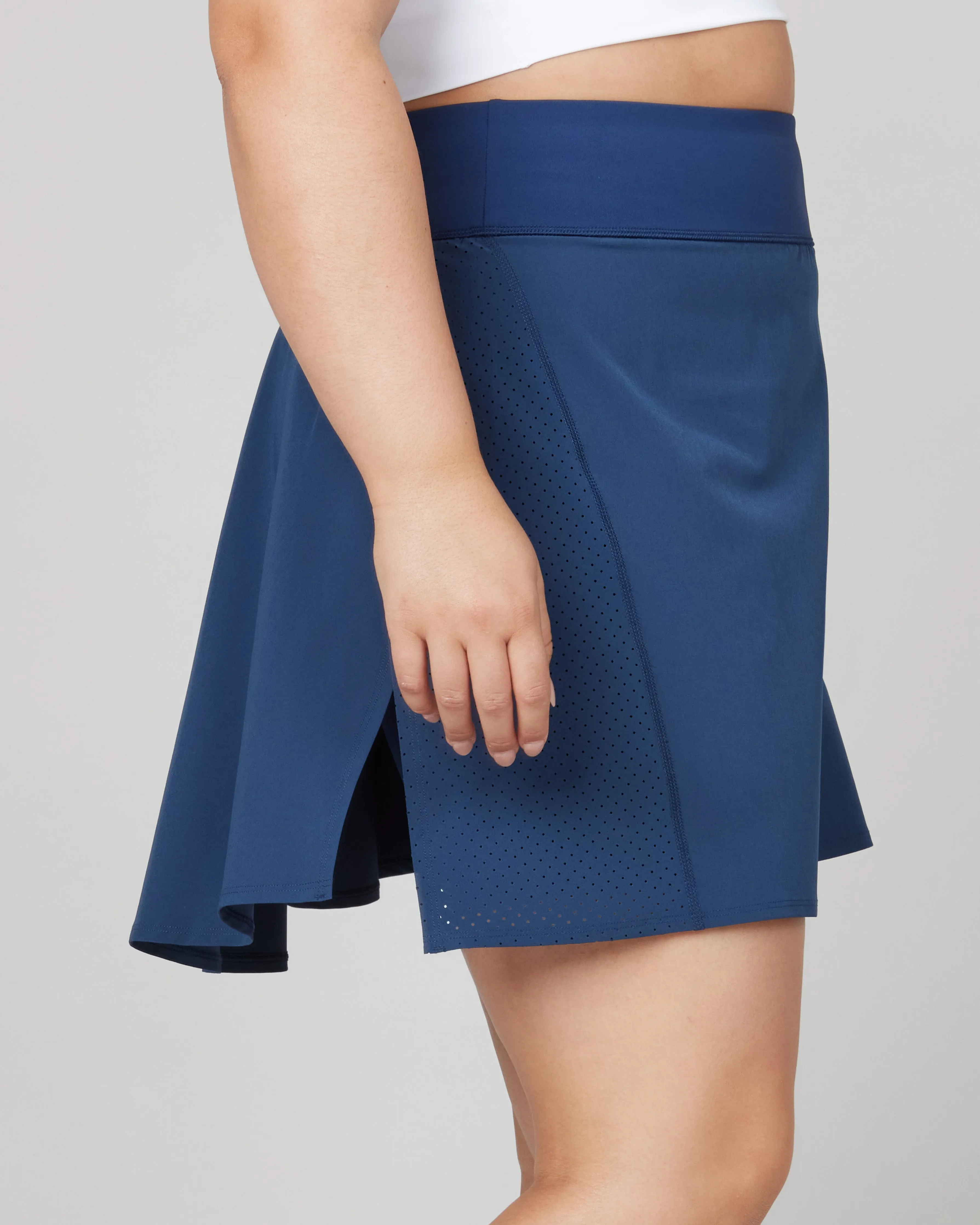 SPANXshape™ Get Moving 17" Skort