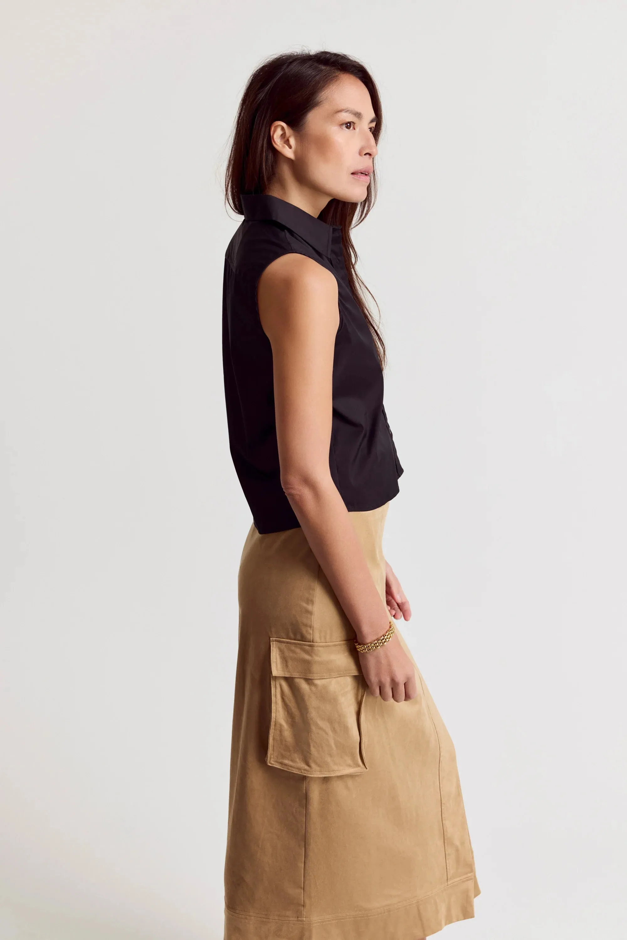 THE BOXY CROPPED SLEEVELESS SHIRT